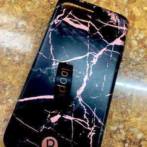 Loopy case for iPhone 6/7/8 Plus Black & Thunderbolt Pink